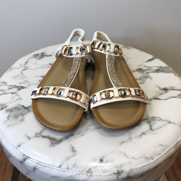 ‼️ Comfort Padded Sandals with Necklace Set - Picture 3 of 8